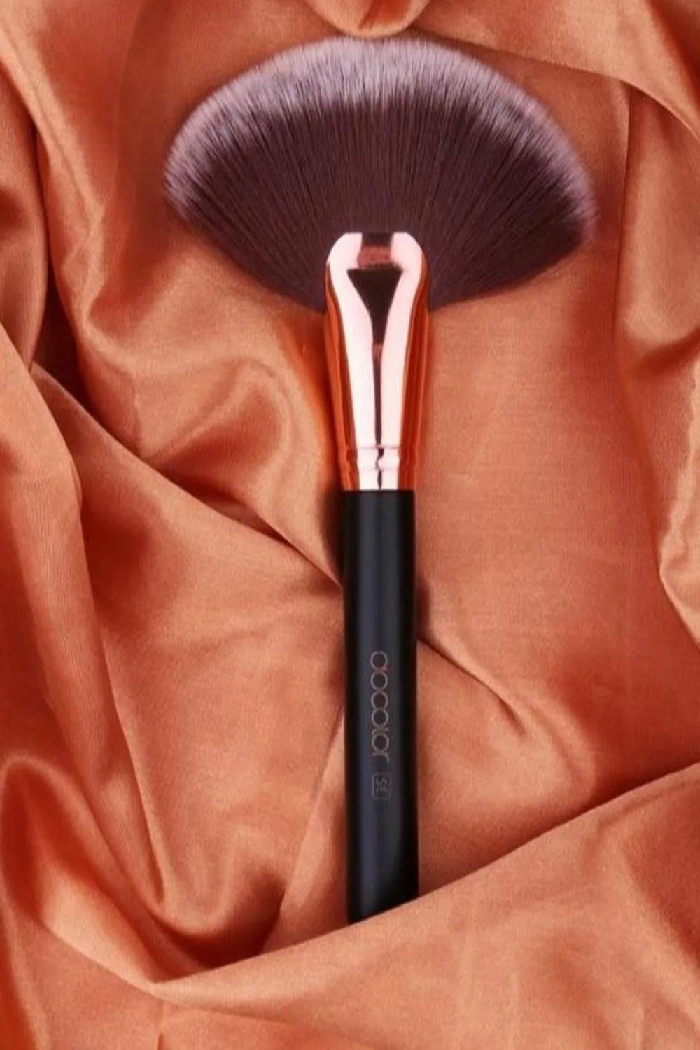 Foundation Fan Contour Flat Top Highlighter Makeup Brushes