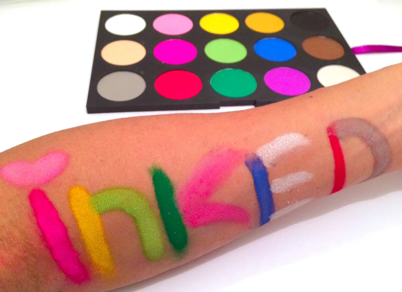 *HUGE DEAL!*  UNICORN SUGAR SKULL (30 PC Matte/Shimmer Pressed Palette)