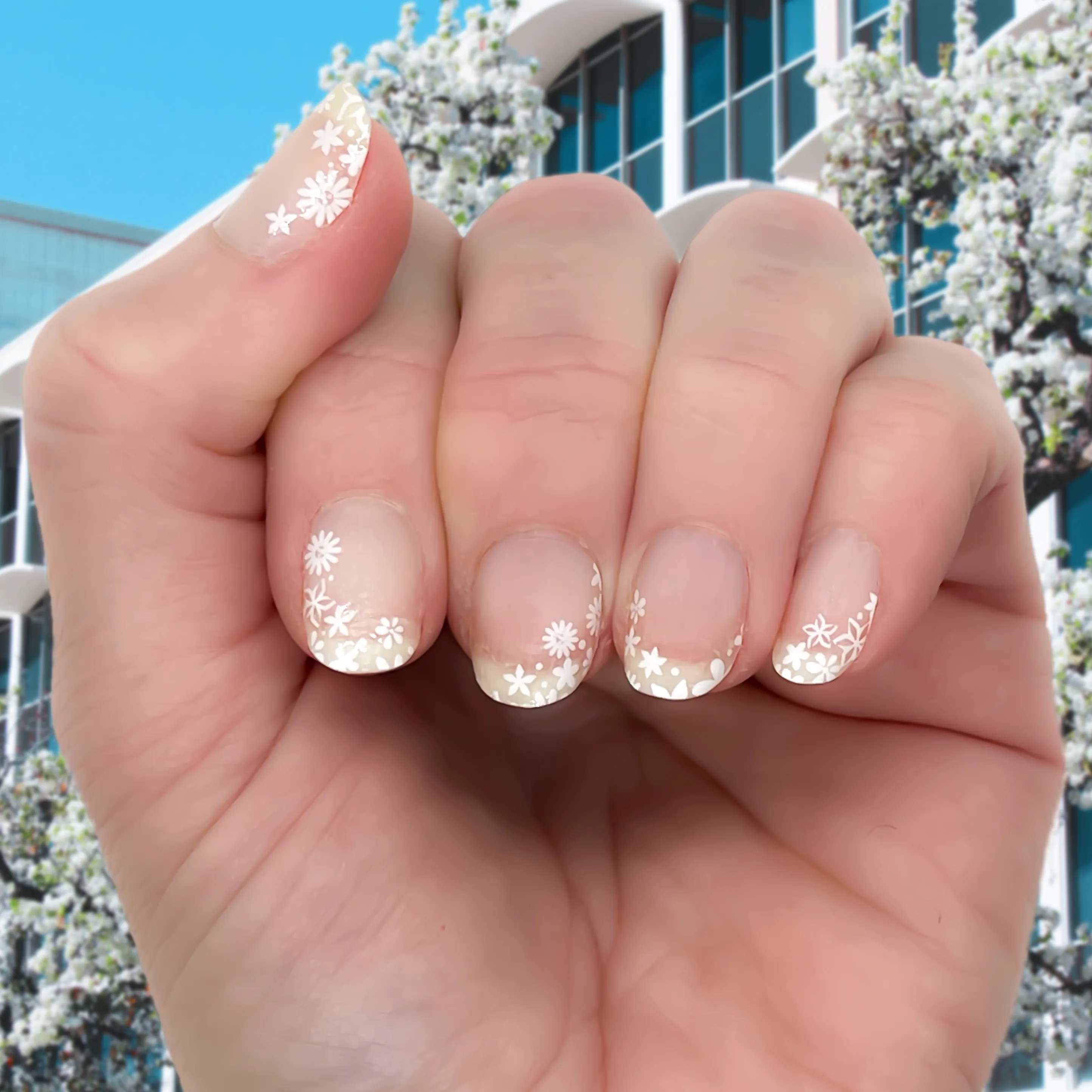 Nail Wrap - White Bouquet